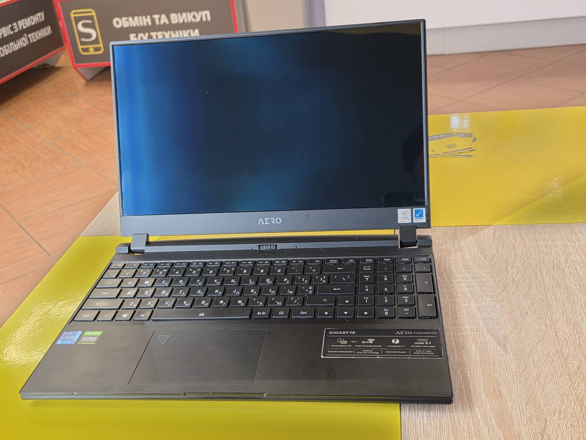 Ноутбук Gigabyte AERO 15 OLED RP75 32/1Тб - Зображення 3