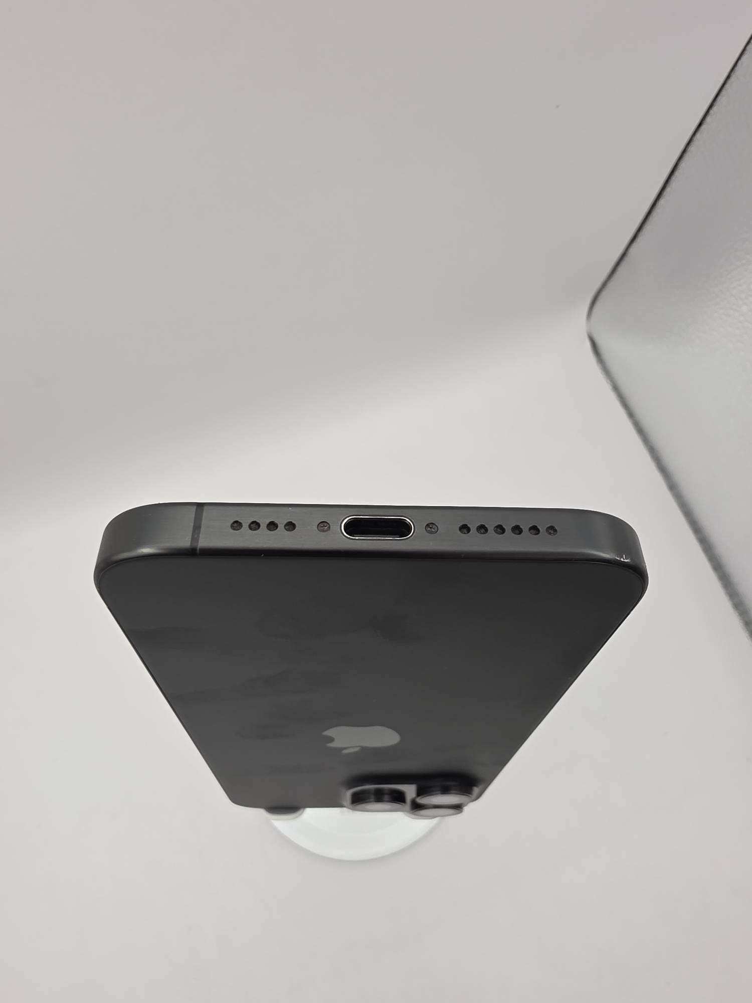 Apple iPhone 15 Pro Max 256 Black Titanium - Зображення 6