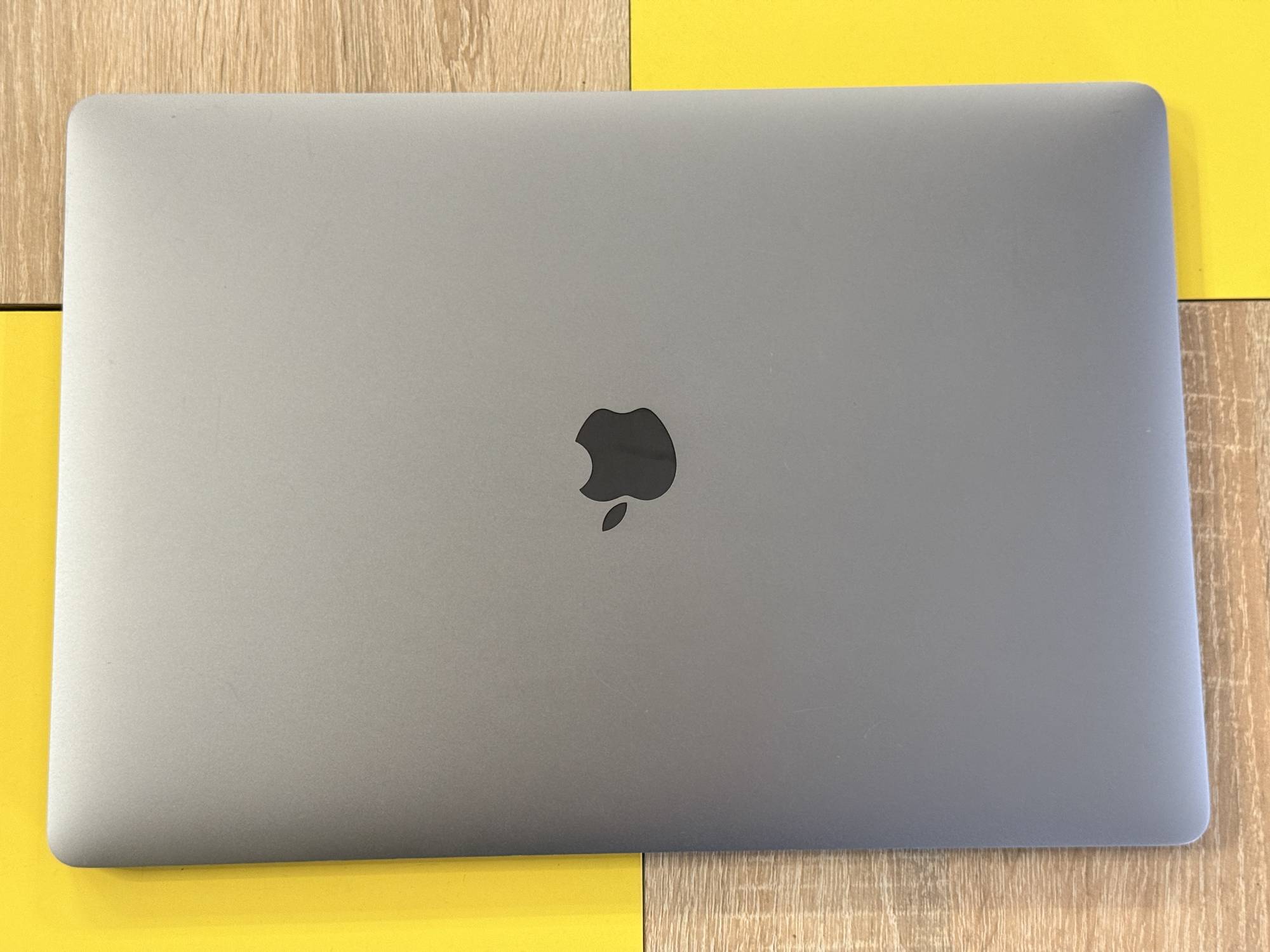 Ноутбук Apple MacBook Pro (A1990) 16/256 16/256