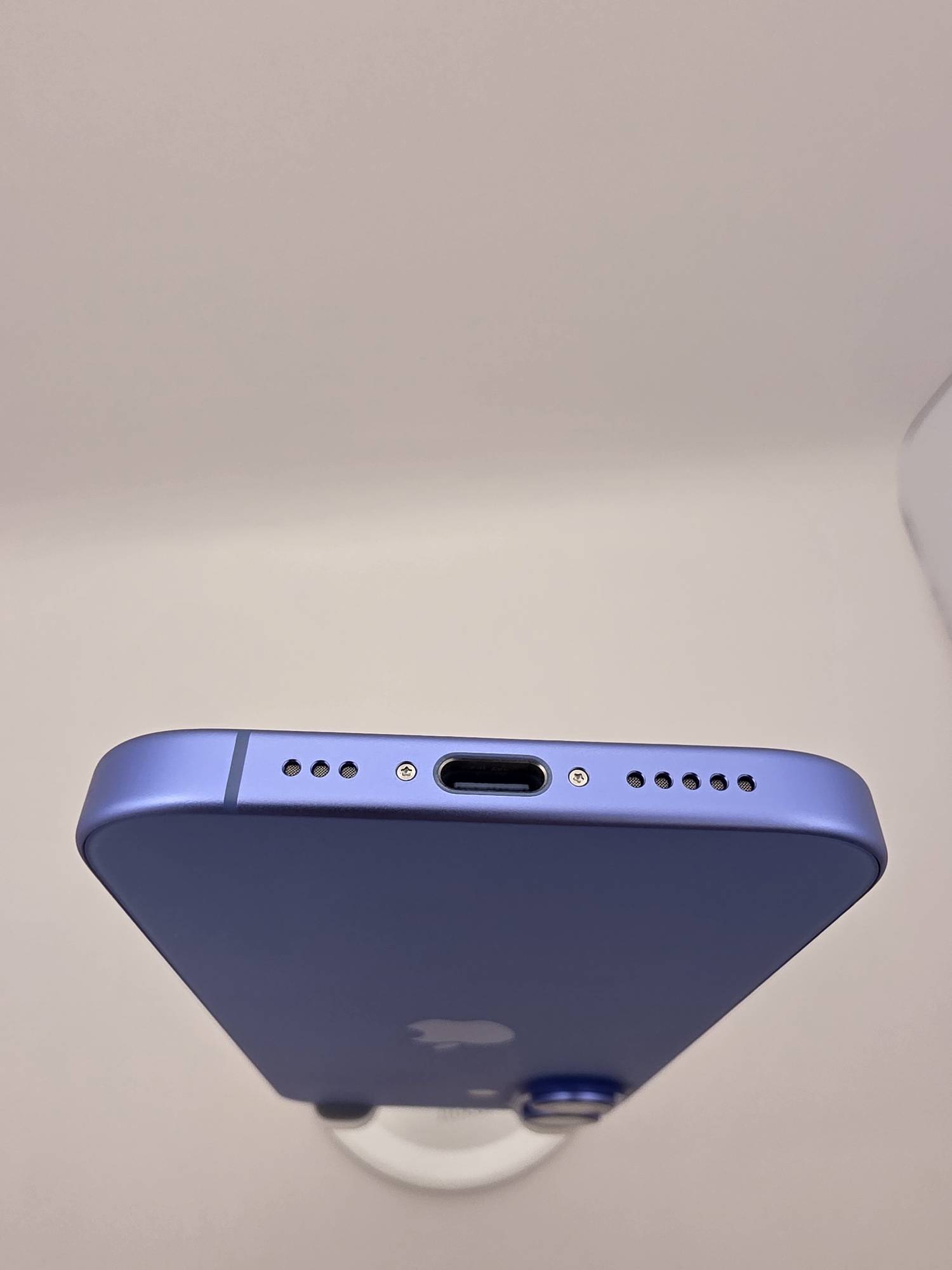 Apple iPhone 16 128 Ultramarine - Зображення 6
