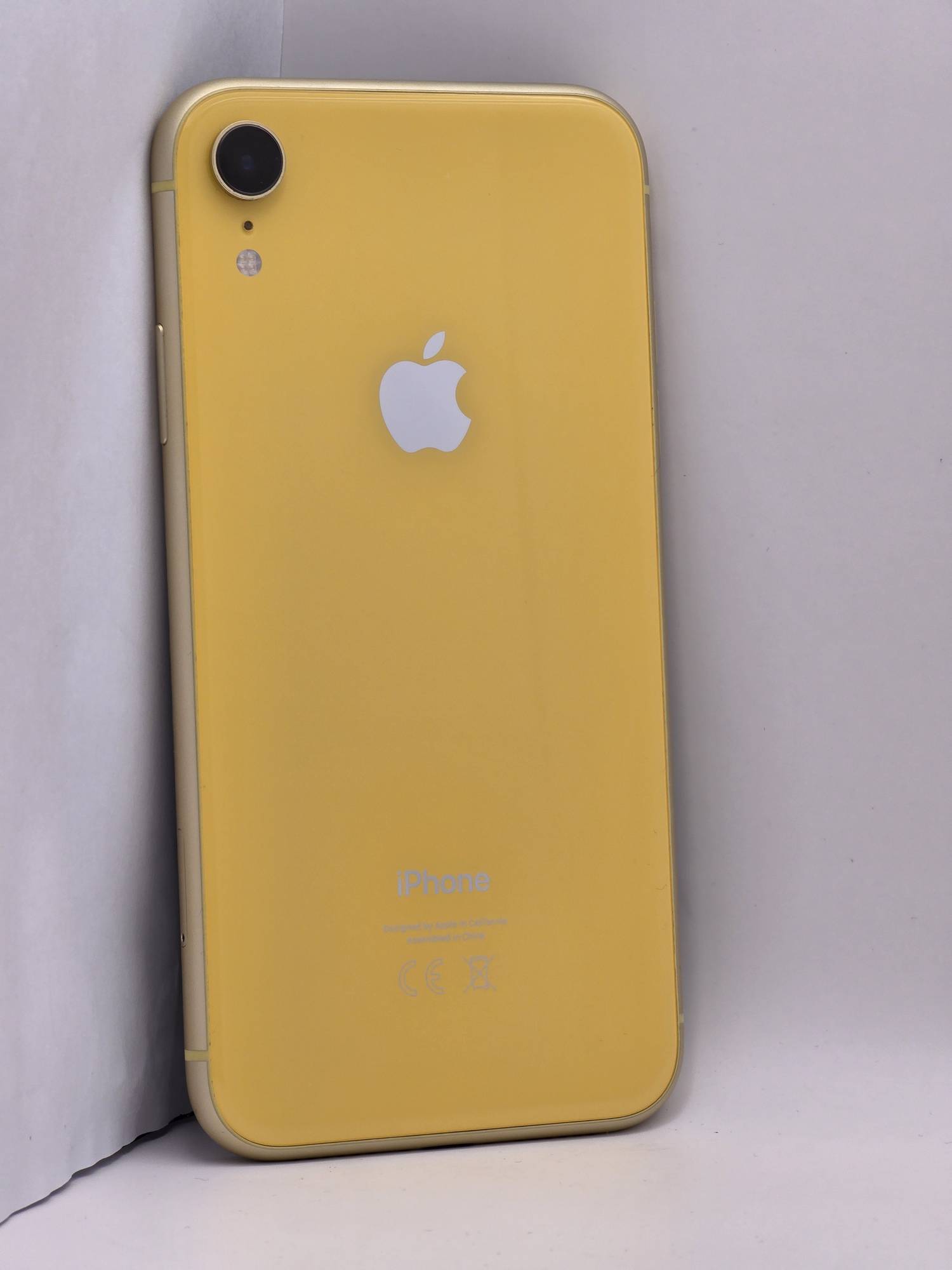 Apple iPhone XR 64 Yellow